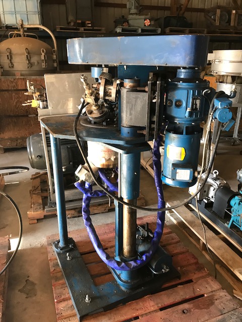 used approx 0.5 Gallon (2) liter Pilot Plant Reactor. Stainless Steel. Built by Autoclave Engineers. Rated 200/Full Vacuum @ 662 Deg.F. and -20 both internal and jacket. Stainless Steel contact parts. Approx 5